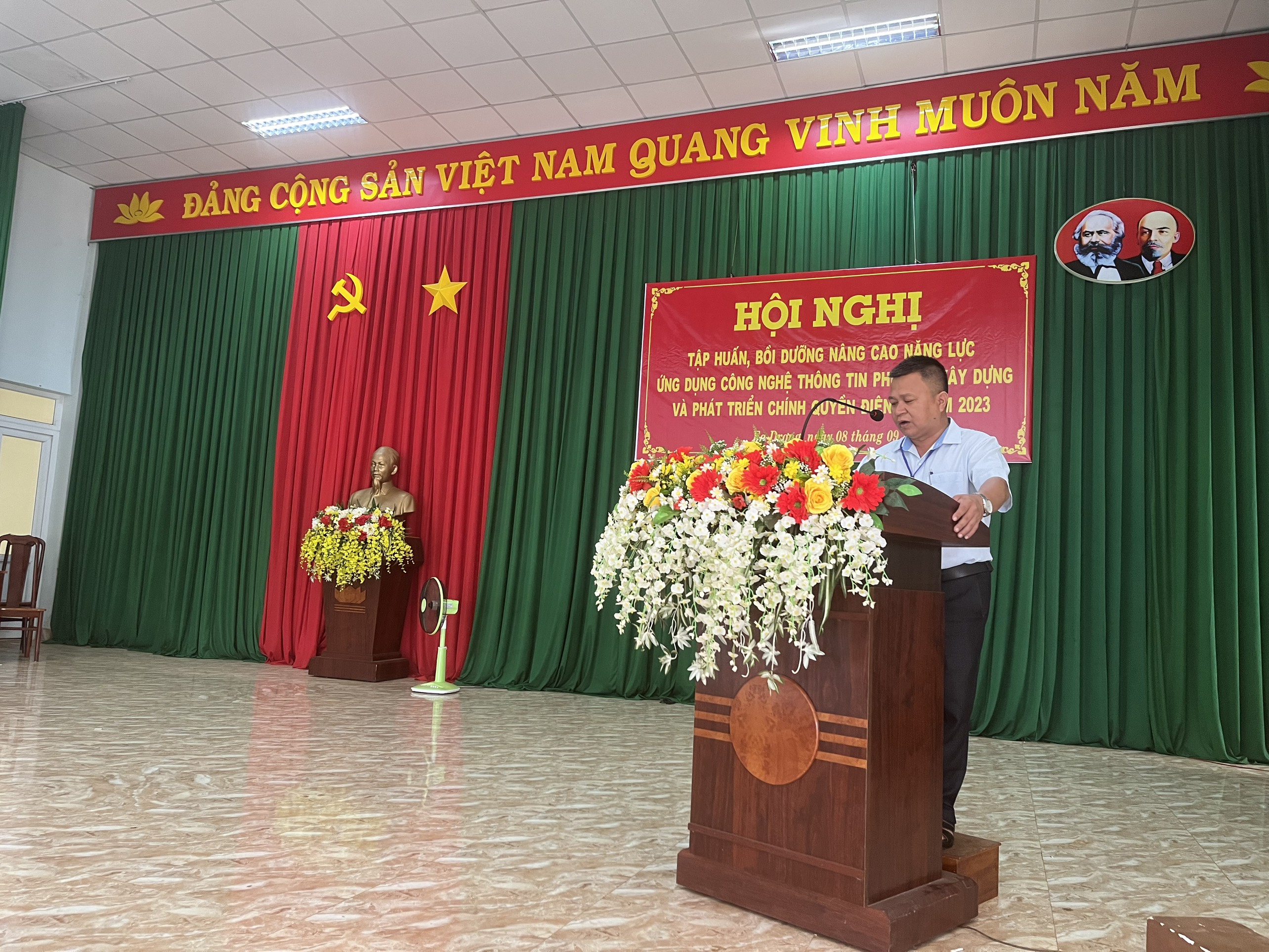 HỘI NGHỊ TẬP HUẤN, BỒI DƯỠNG NÂNG CAO NĂNG LỰC ỨNG DỤNG CÔNG NGHỆ THÔNG TIN PHỤC VỤ XÂY DỰNG VÀ PHÁT TRIỂN CHÍNH QUYỀN ĐIỆN TỬ NĂM 2023